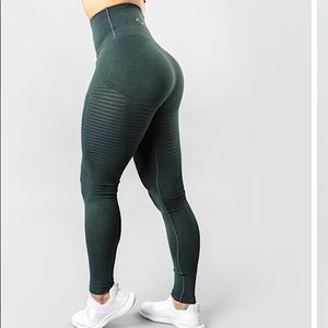 Alphalete halo leggings - urban chic